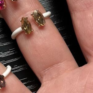 White enamel ring with open front